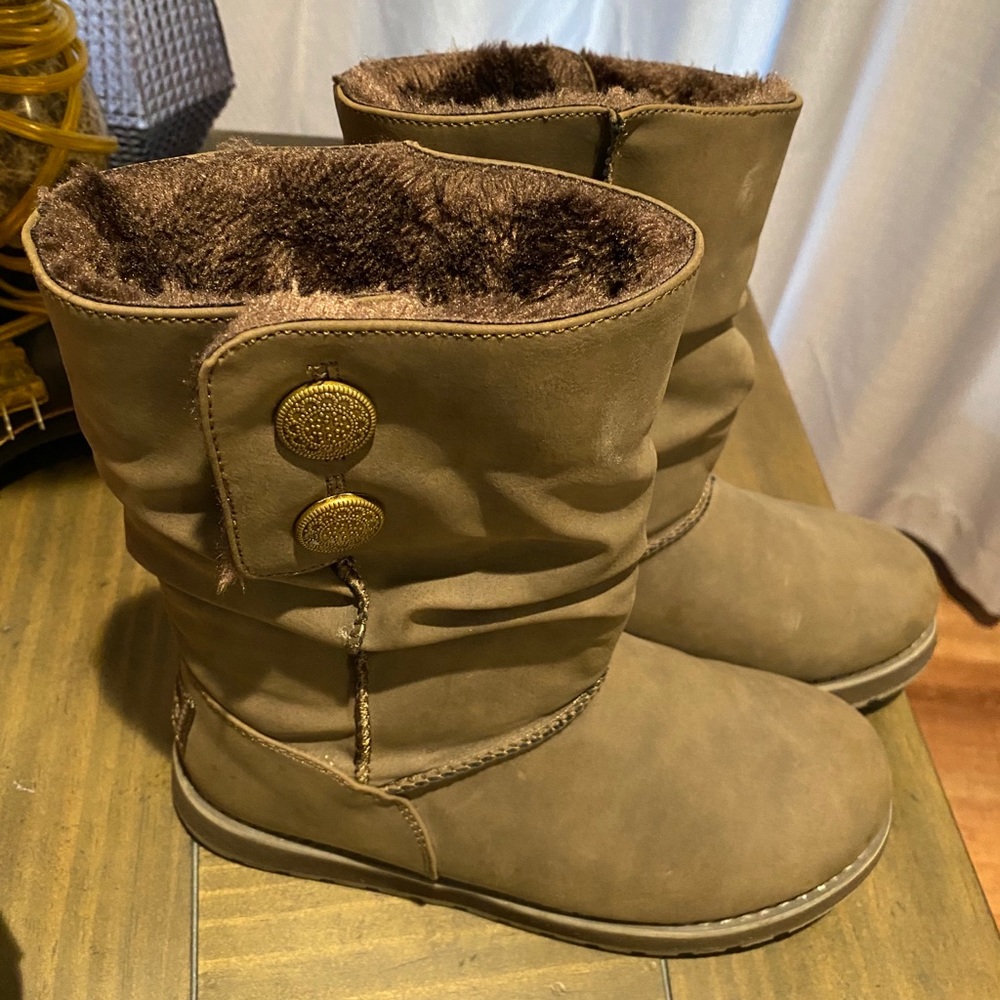 Skechers Women Boots